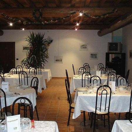 Agriturismo La Rasdora Porto Mantovano Luaran gambar