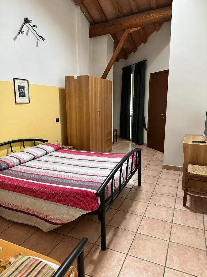 Agriturismo La Rasdora Porto Mantovano Luaran gambar