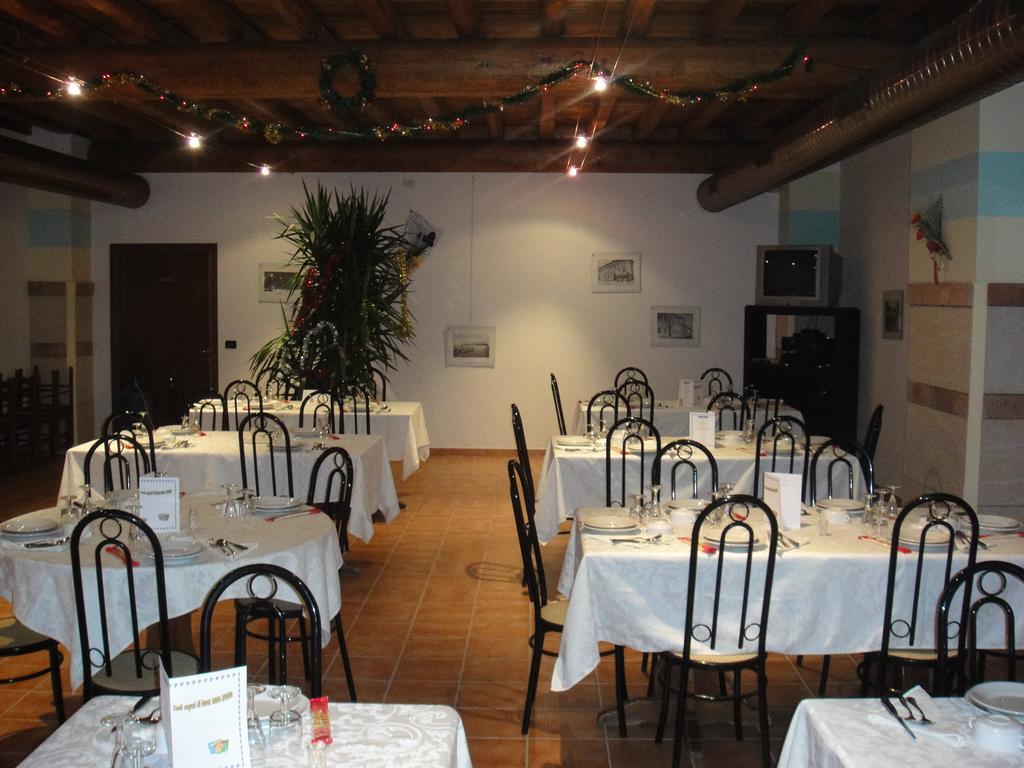 Agriturismo La Rasdora Porto Mantovano Luaran gambar